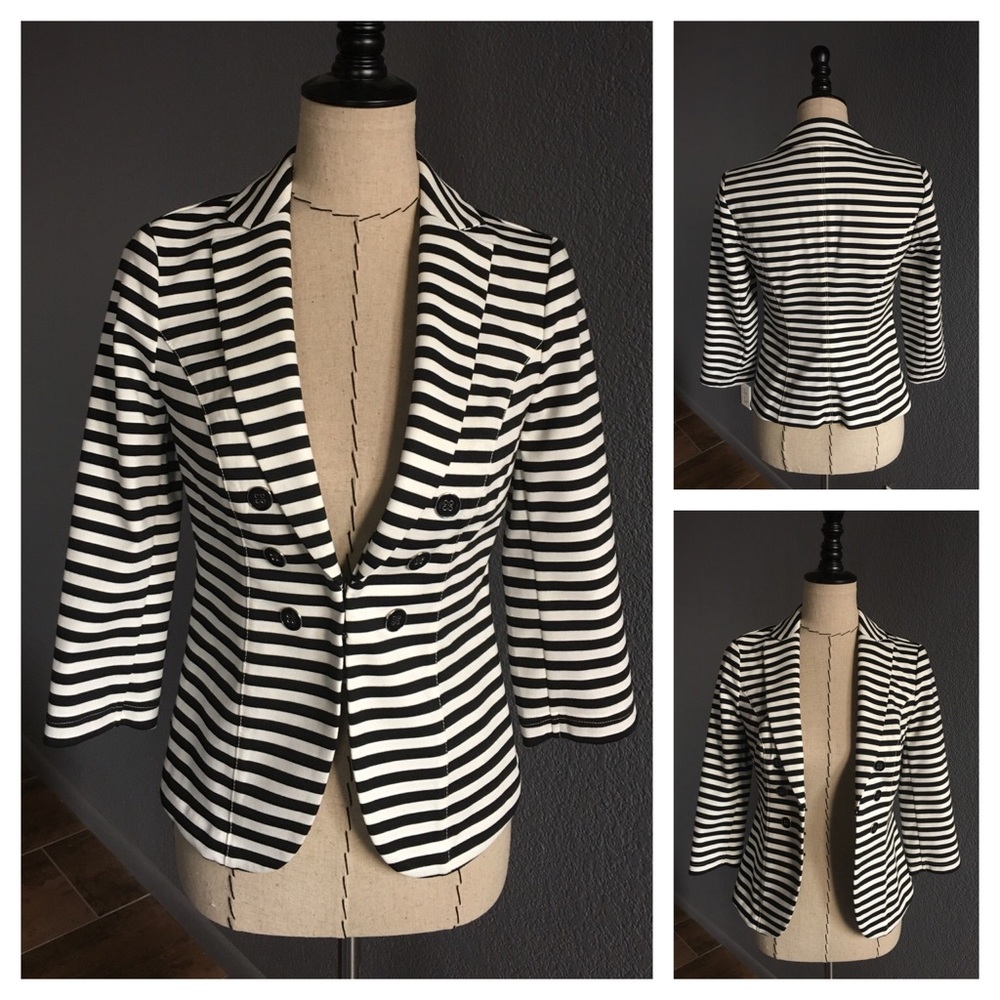 White House Black Market Blazer - size 2